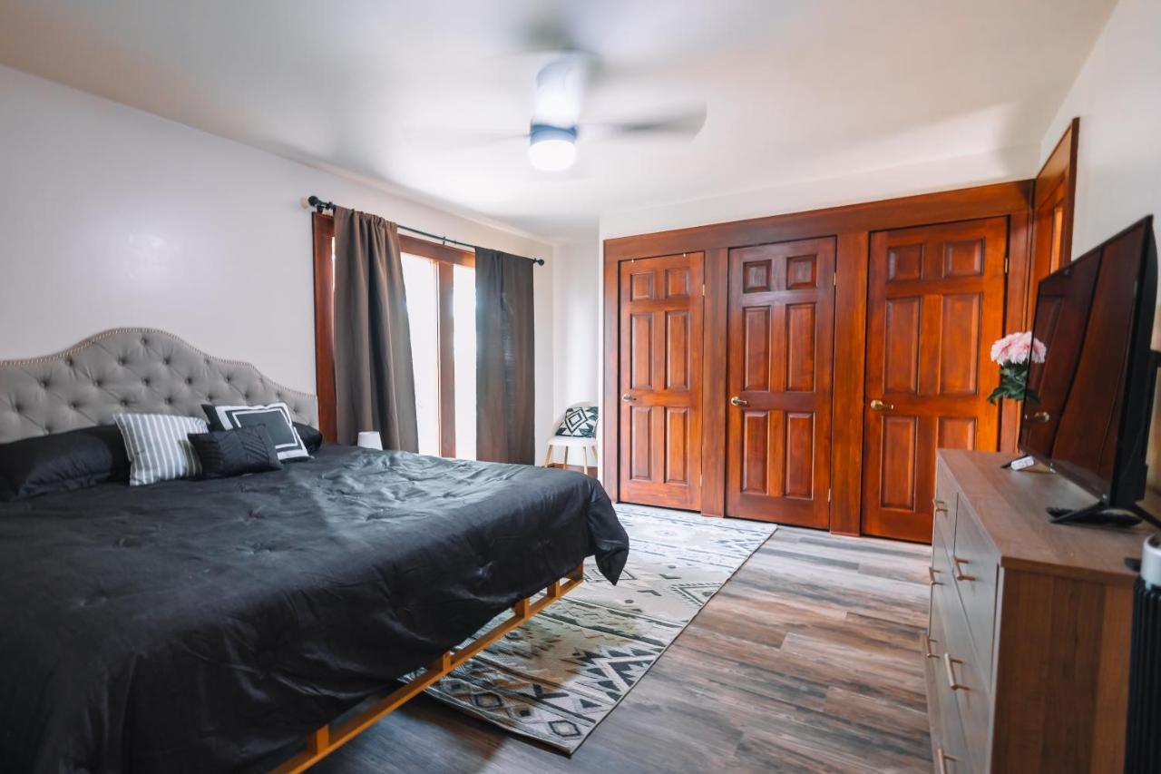 Downtown Escape Great For Large Families & Groups Villa Sugarcreek Ngoại thất bức ảnh