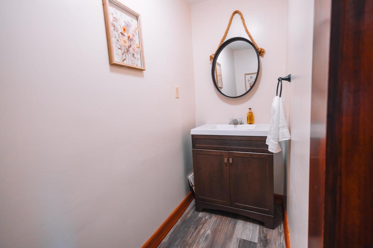 Downtown Escape Great For Large Families & Groups Villa Sugarcreek Ngoại thất bức ảnh