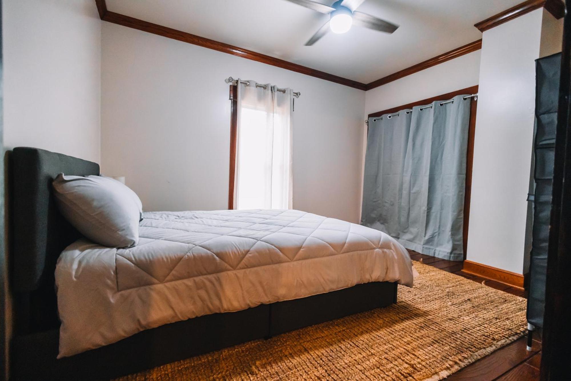 Downtown Escape Great For Large Families & Groups Villa Sugarcreek Ngoại thất bức ảnh